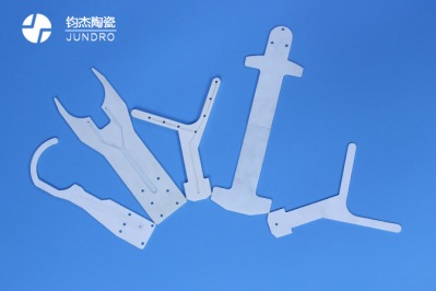 可以生產(chǎn)半導(dǎo)體陶瓷機(jī)械手臂的廠家